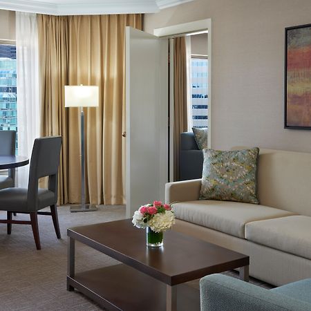 Intercontinental Toronto Centre By Ihg Hotel Bagian luar foto