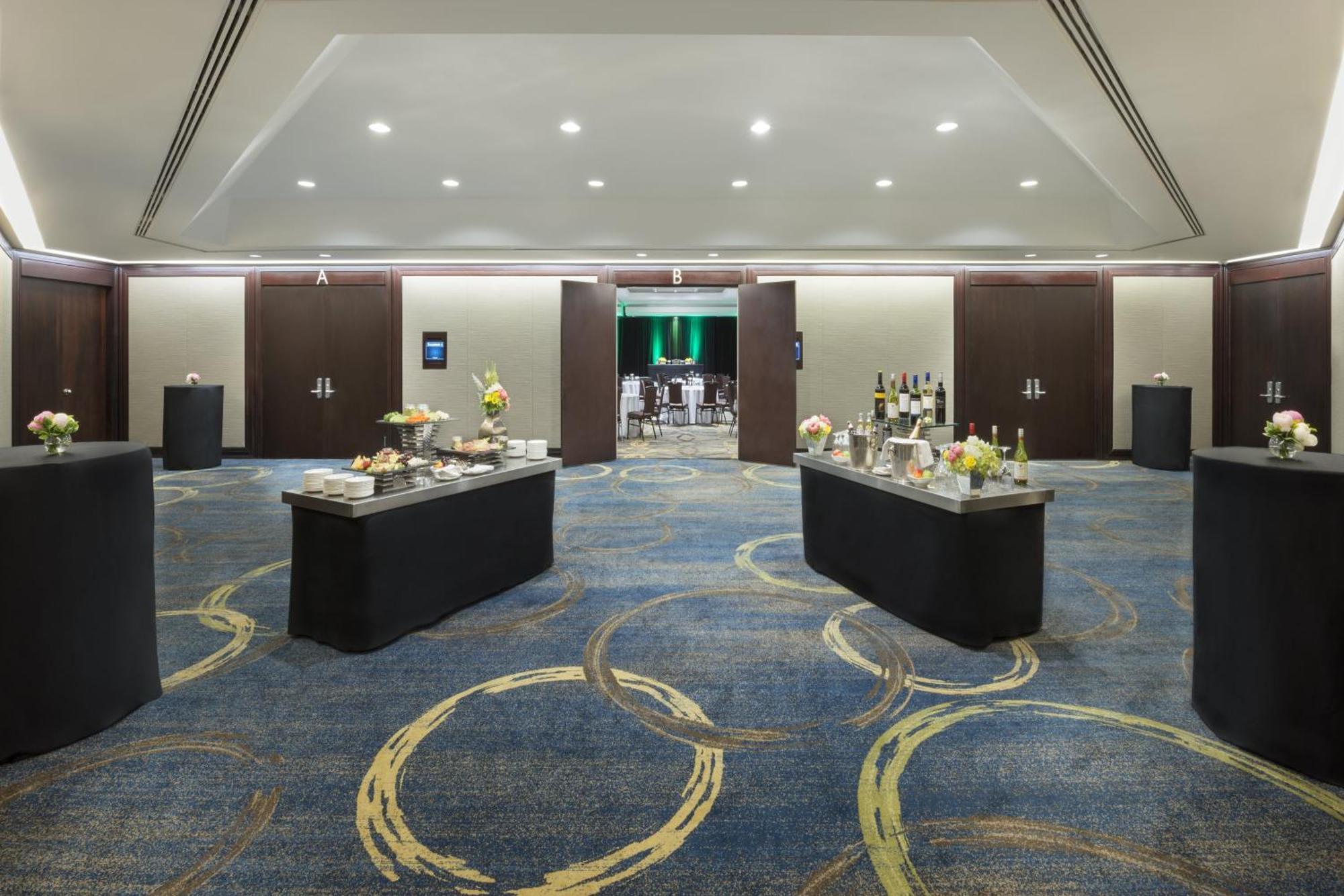 Intercontinental Toronto Centre By Ihg Hotel Bagian luar foto