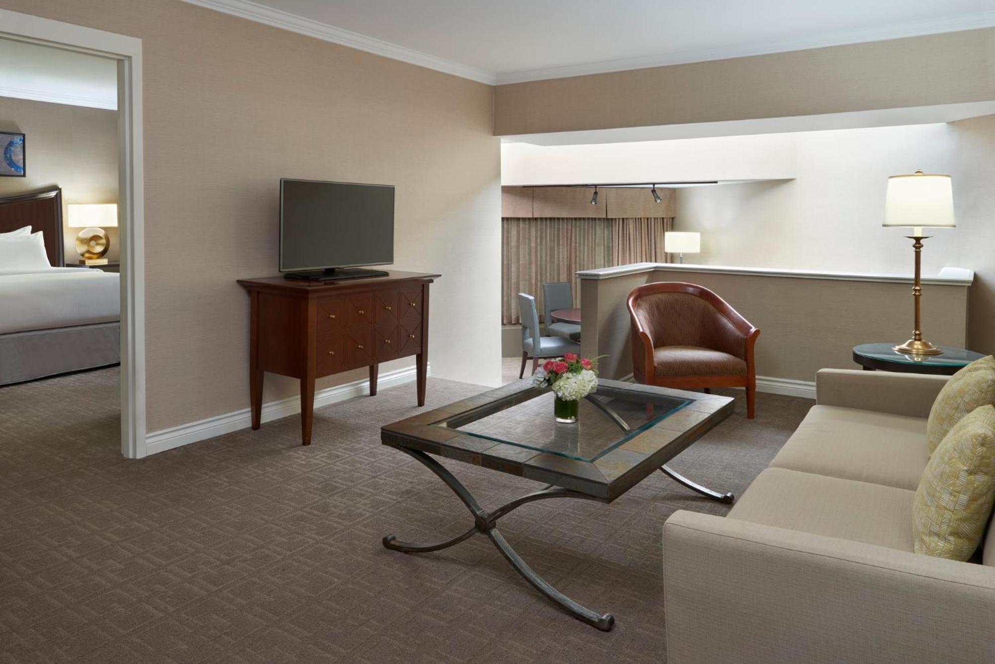Intercontinental Toronto Centre By Ihg Hotel Bagian luar foto