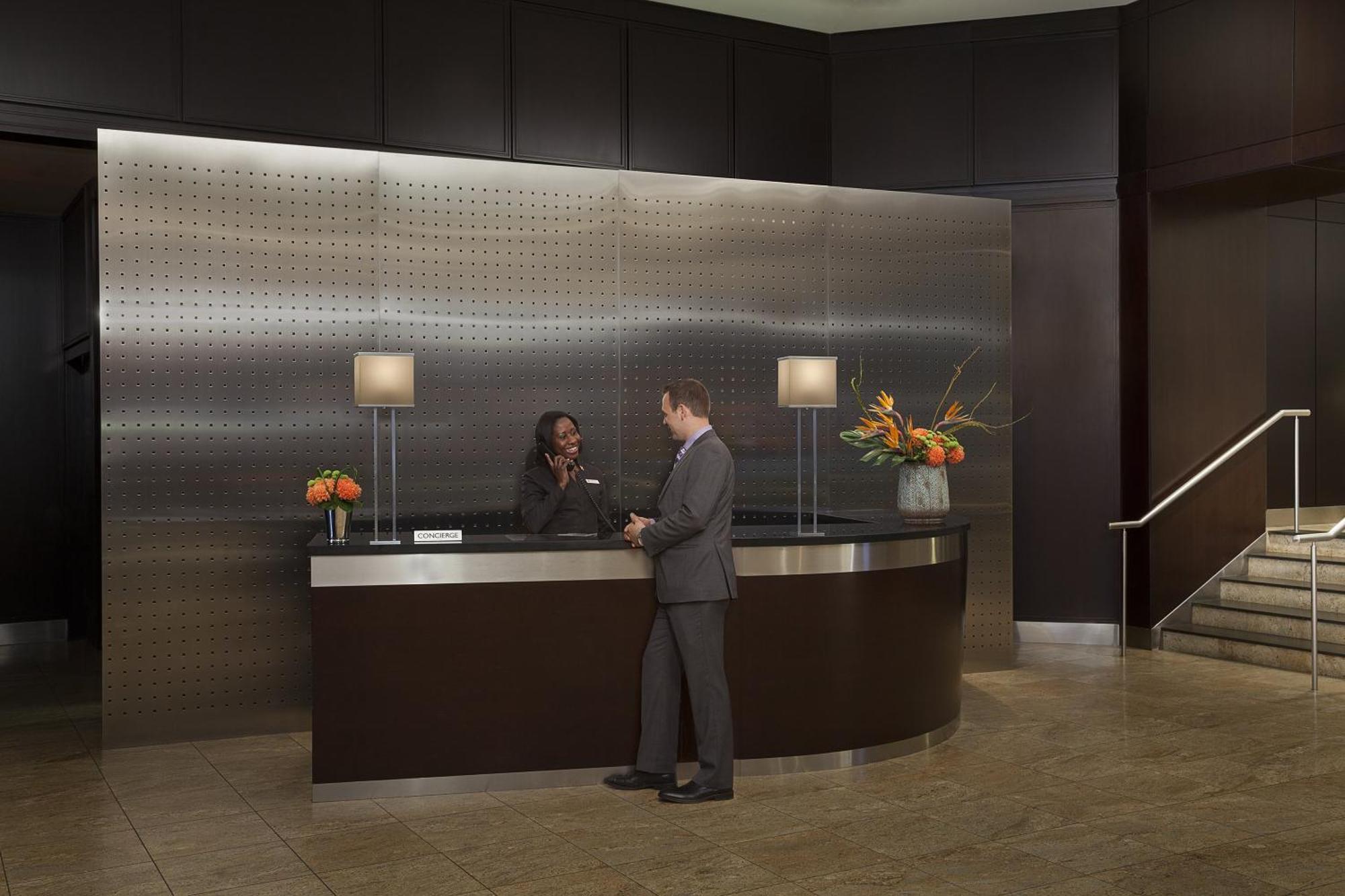 Intercontinental Toronto Centre By Ihg Hotel Bagian luar foto